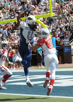 428px-Larry_Fitzgerald_catches_TD_at_2009_Pro_Bowl